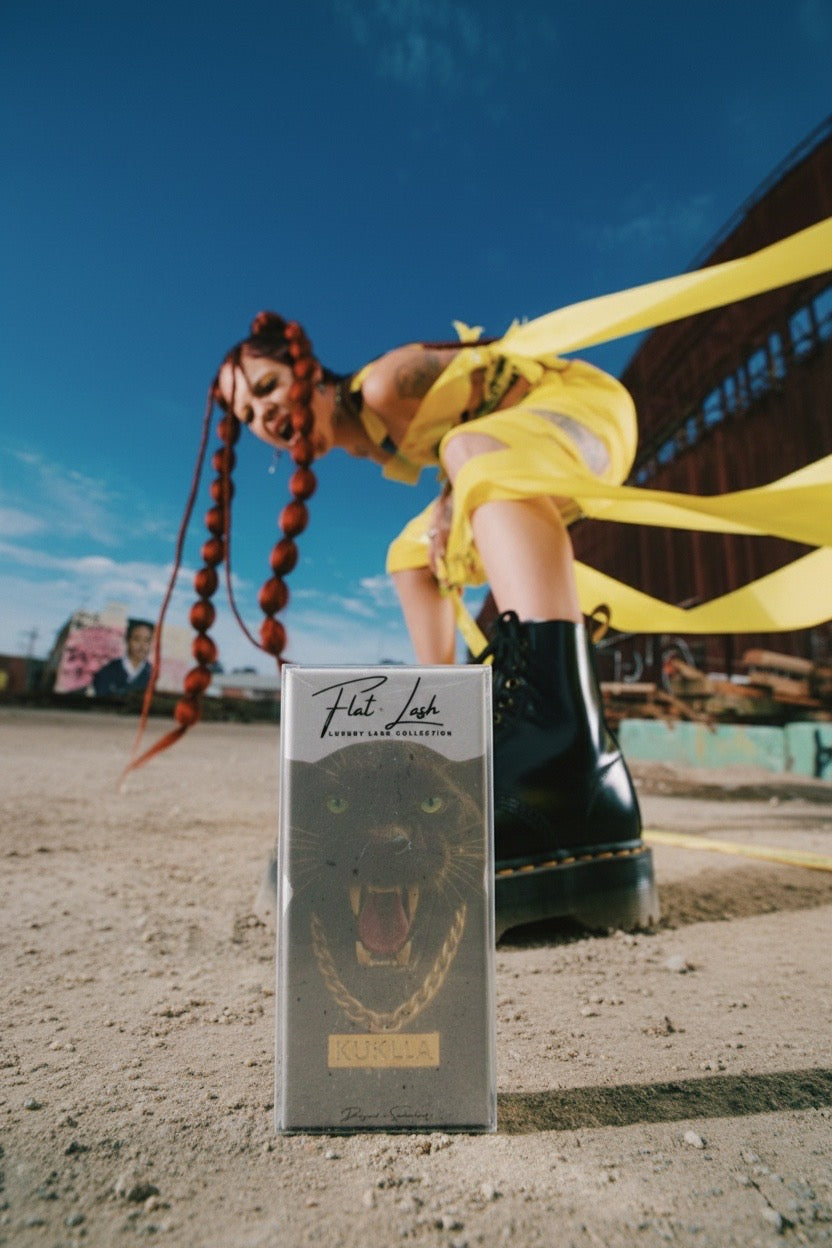 Flat Lashes | For artists who turn lashes into art